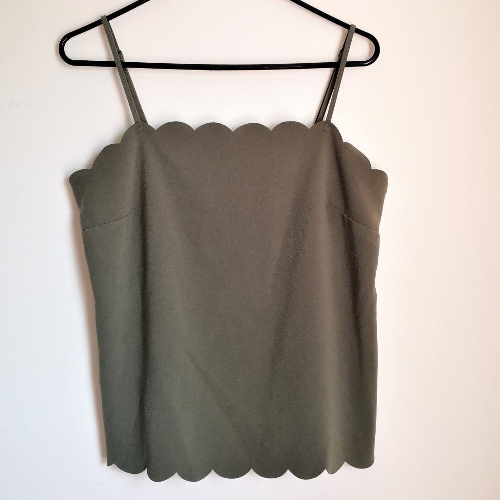 NWOT Banana Republic Scalloped Shell/Cami‎ Olive Green Size M